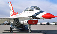 F-16C della pattuglia acrobatica "Thunderbirds", ©kensaviation.com